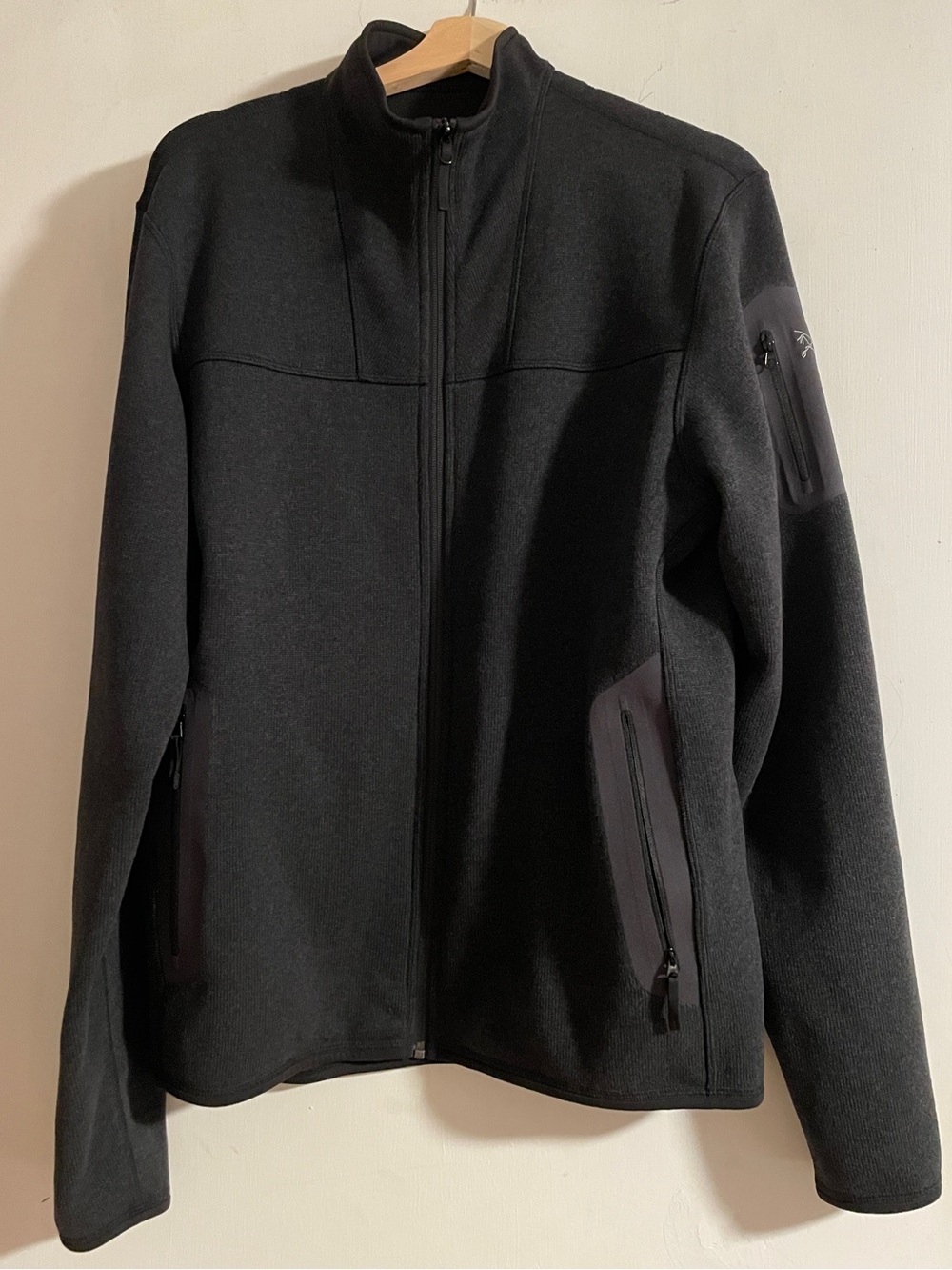 Arc'teryx Men's Black Full-Zip Performance Jacket